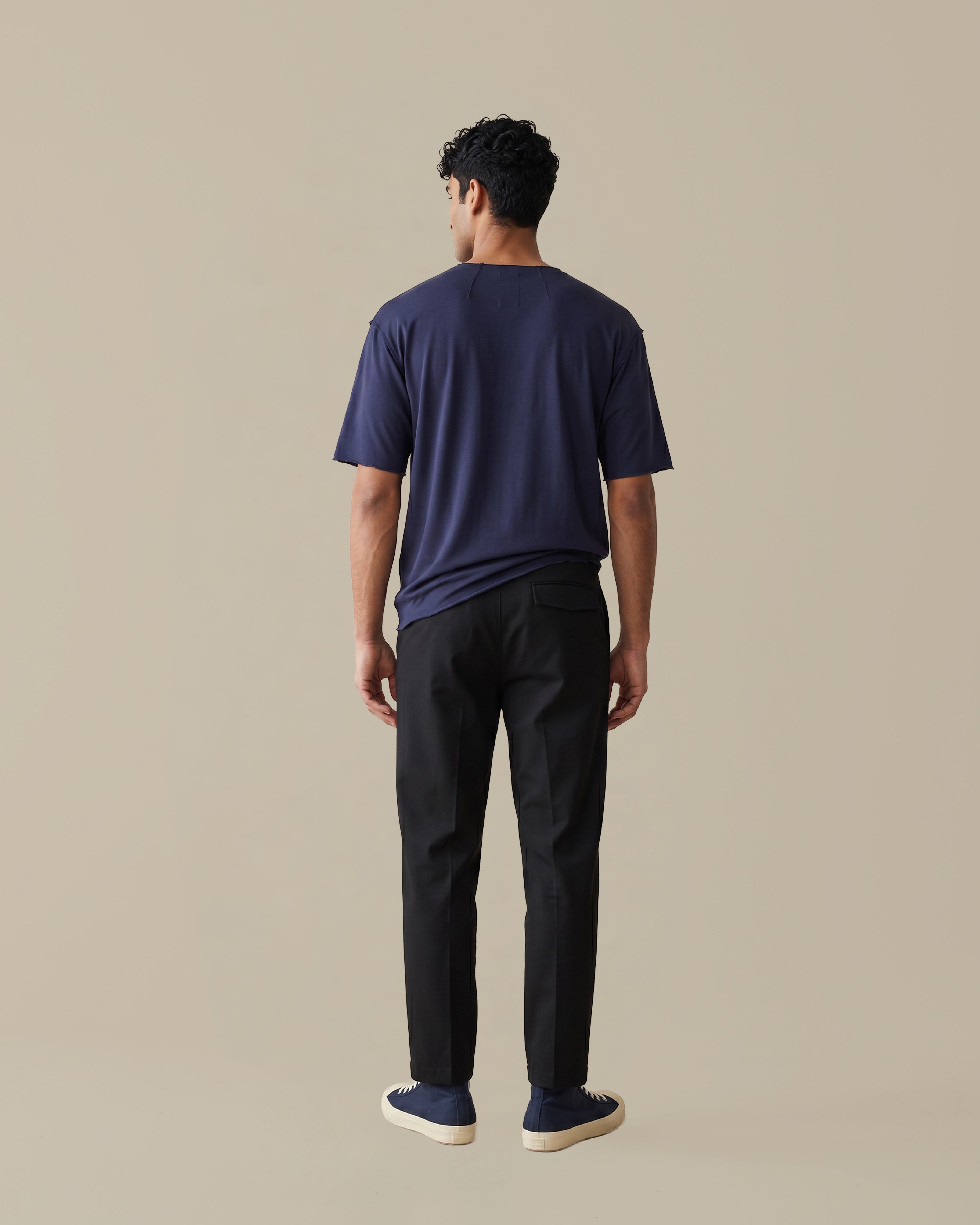 SHORT FRAME T-SHIRT